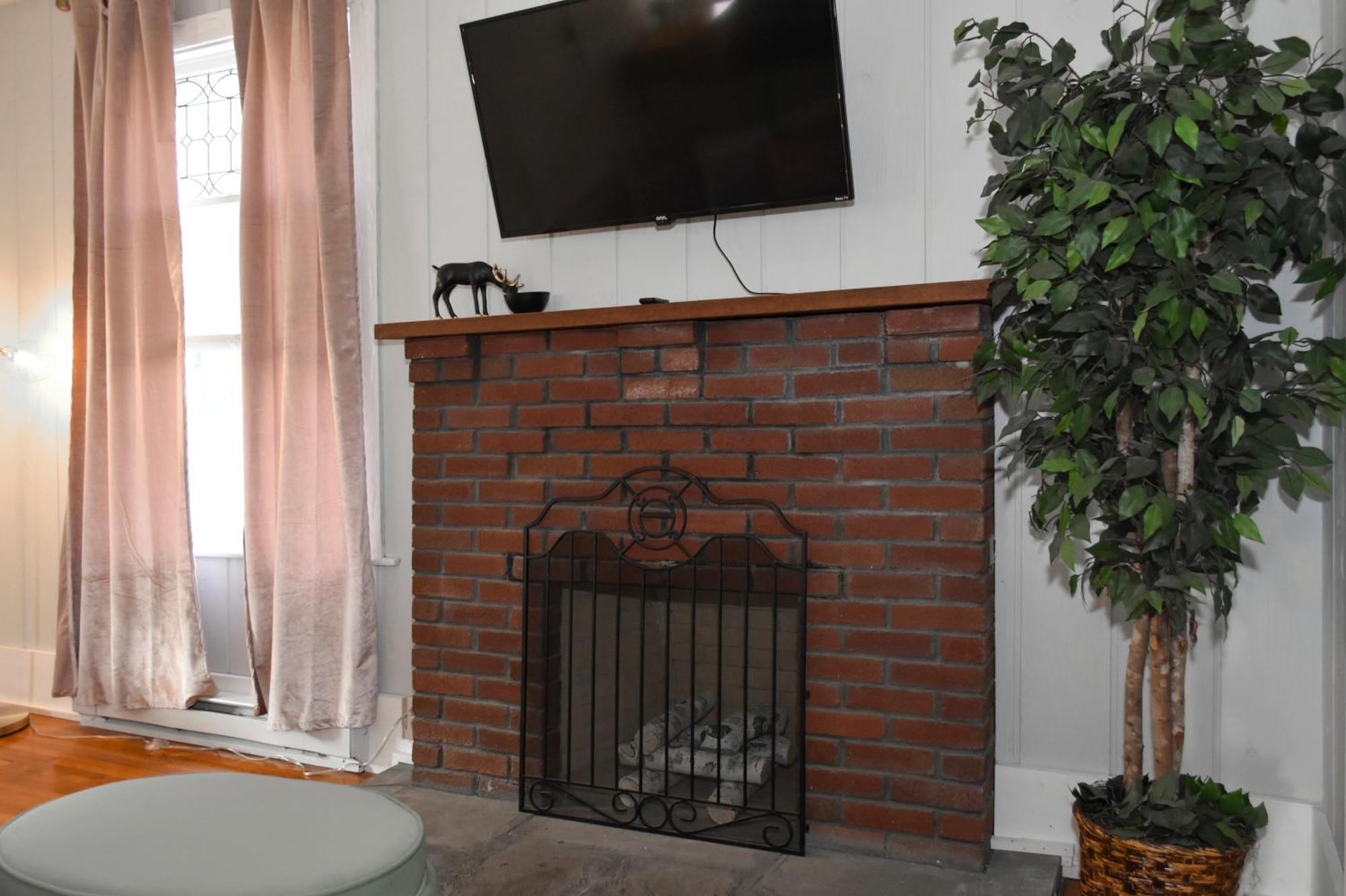 Walk To Parks, Dining & Lake! Game Room! Hot Tub! Watkins Glen Exteriör bild