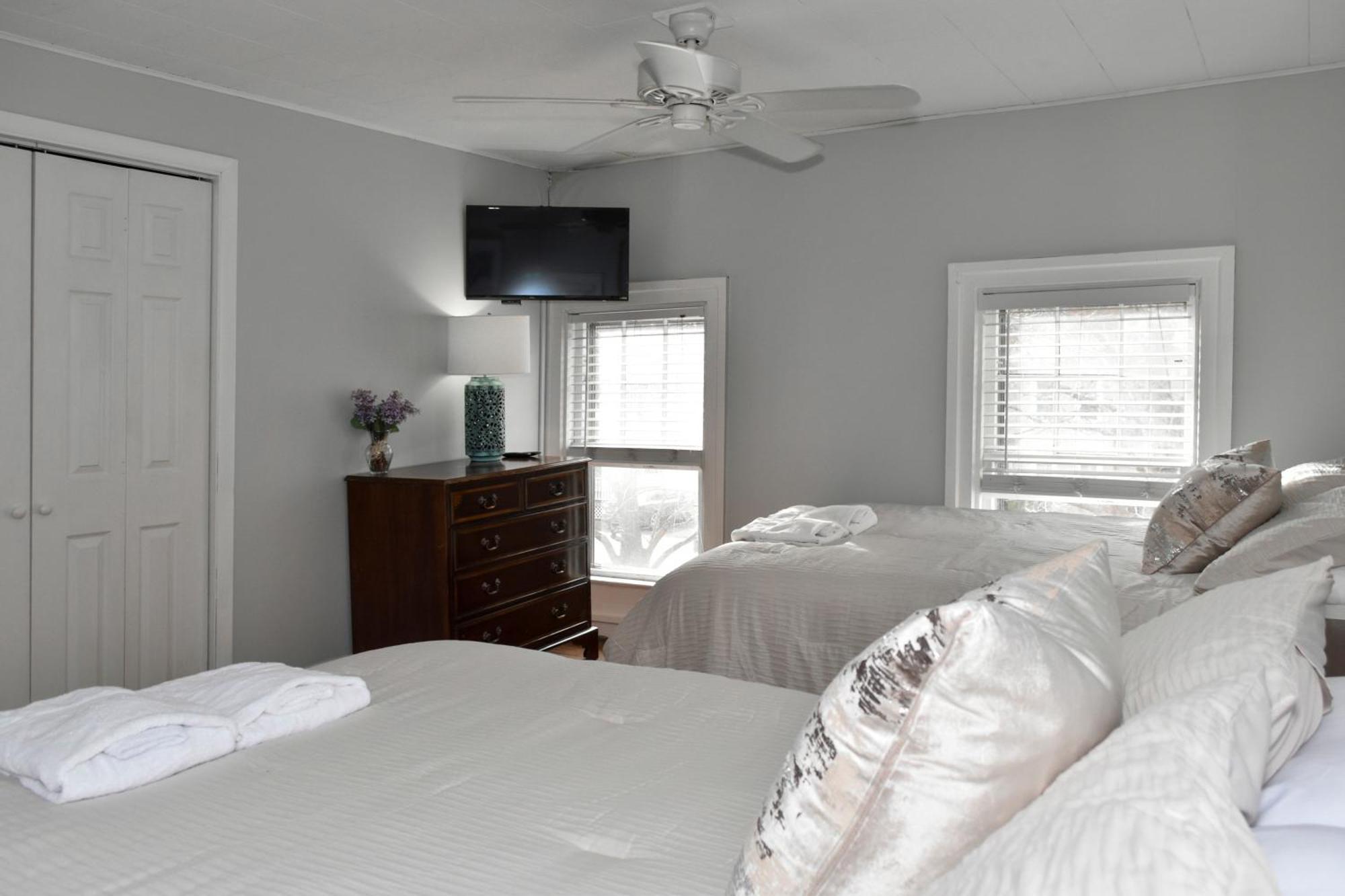 Walk To Parks, Dining & Lake! Game Room! Hot Tub! Watkins Glen Exteriör bild